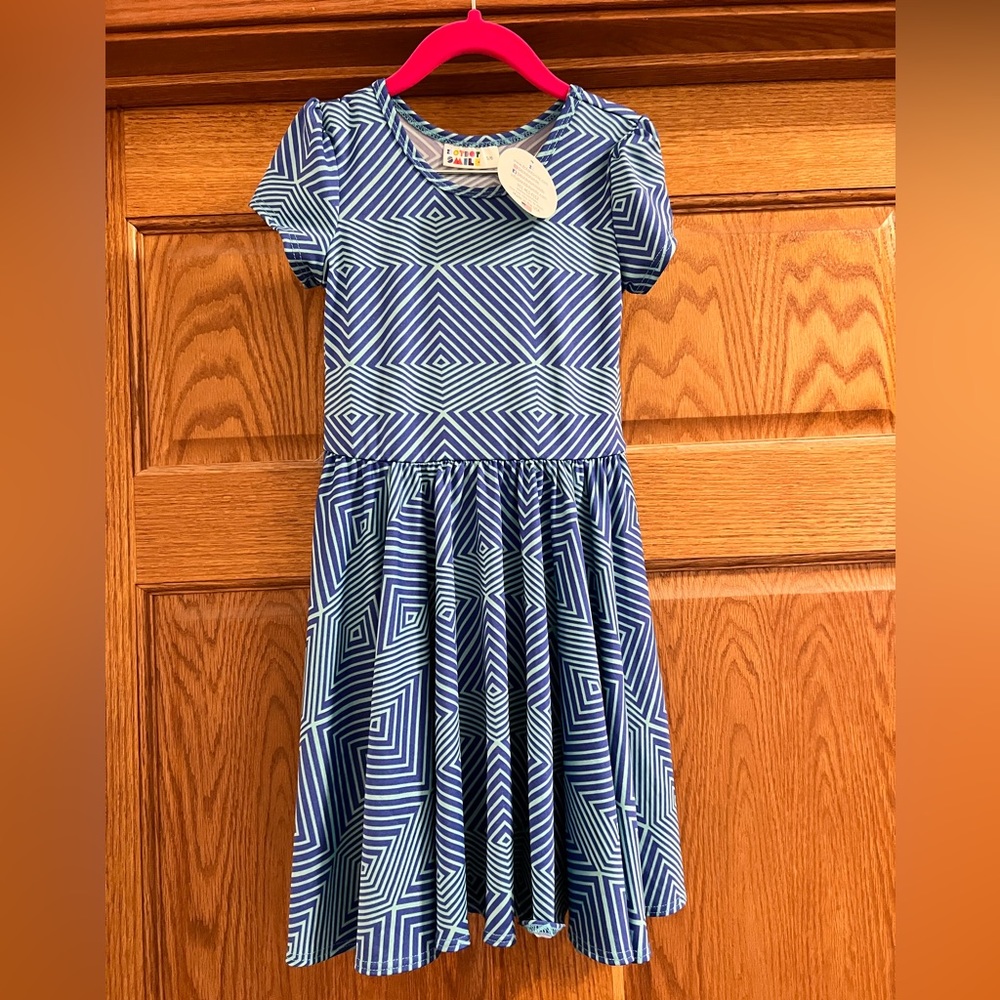 Girls Dot Dot Smile dress NWT size 5/6